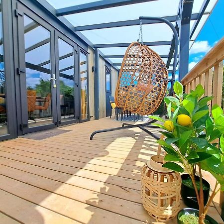 Luxe Chalet Met Veranda En Tuin , Nabij Zwembad Vp006 Heinkenszand ภายนอก รูปภาพ