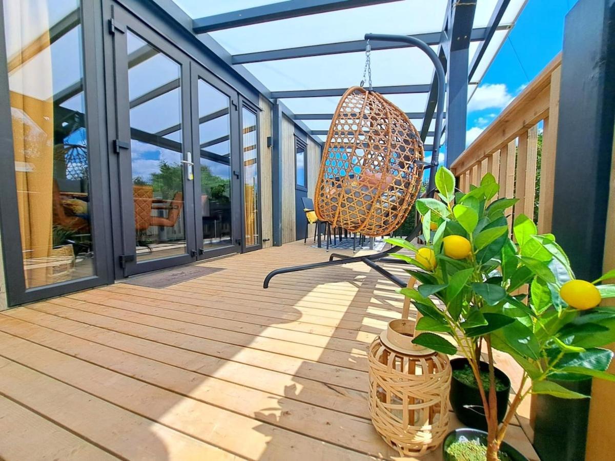 Luxe Chalet Met Veranda En Tuin , Nabij Zwembad Vp006 Heinkenszand ภายนอก รูปภาพ